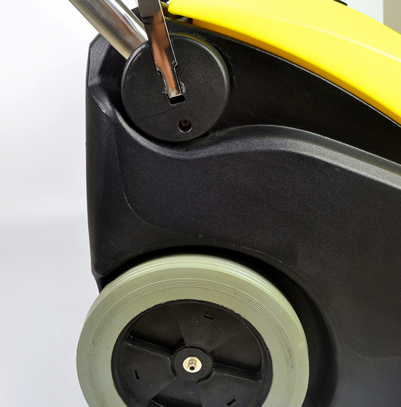 Commercial Wide Area Vacuum Cleaner With 26" Cleaning Width