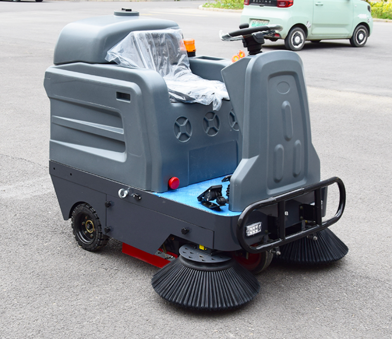 Ride-on 48V Battery Powered Electric Floor Sweeper Self-Propelled Road Cleaning Machine for Sidewalk Park Parking Lot