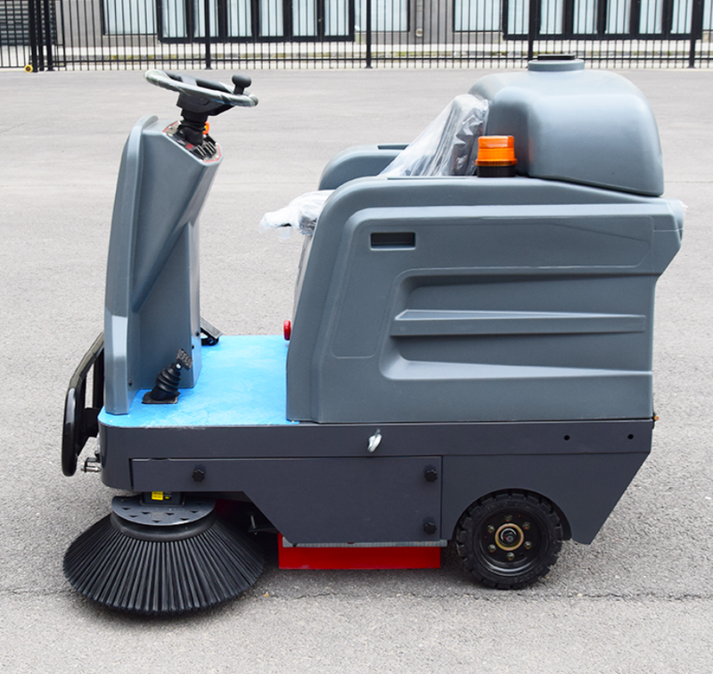 Ride-on 48V Battery Powered Electric Floor Sweeper Self-Propelled Road Cleaning Machine for Sidewalk Park Parking Lot