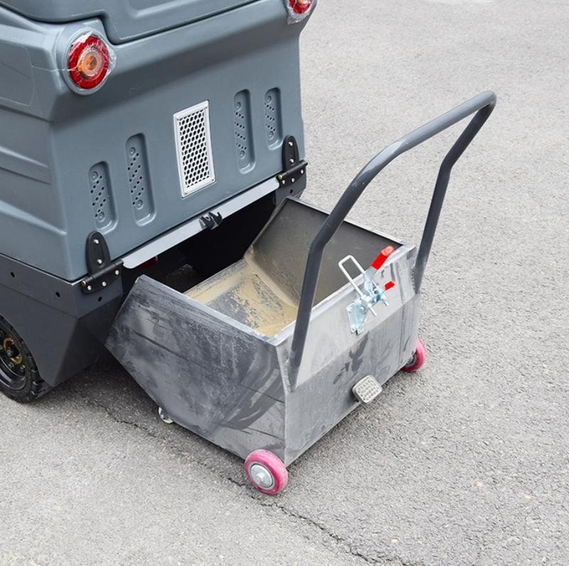 Ride-on 48V Battery Powered Electric Floor Sweeper Self-Propelled Road Cleaning Machine for Sidewalk Park Parking Lot