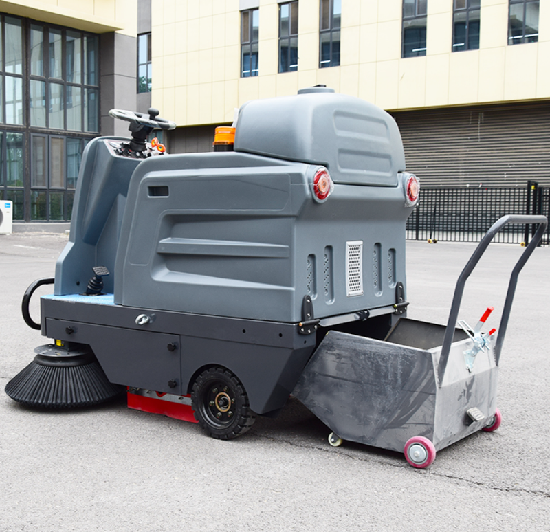 Ride-on 48V Battery Powered Electric Floor Sweeper Self-Propelled Road Cleaning Machine for Sidewalk Park Parking Lot